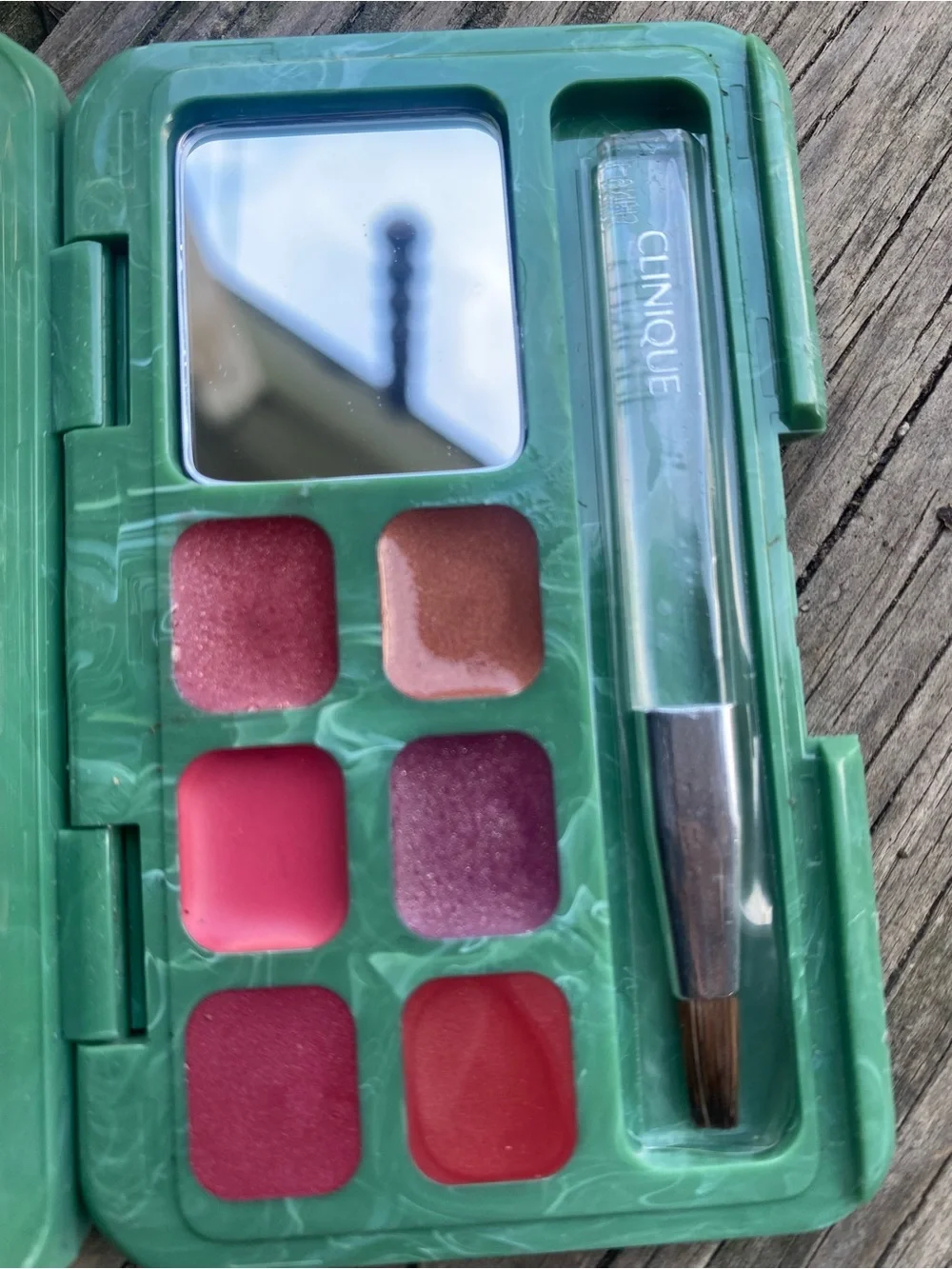 CLINIQUE- Mini Lip Palette with Pink, Red and Mauve Shades